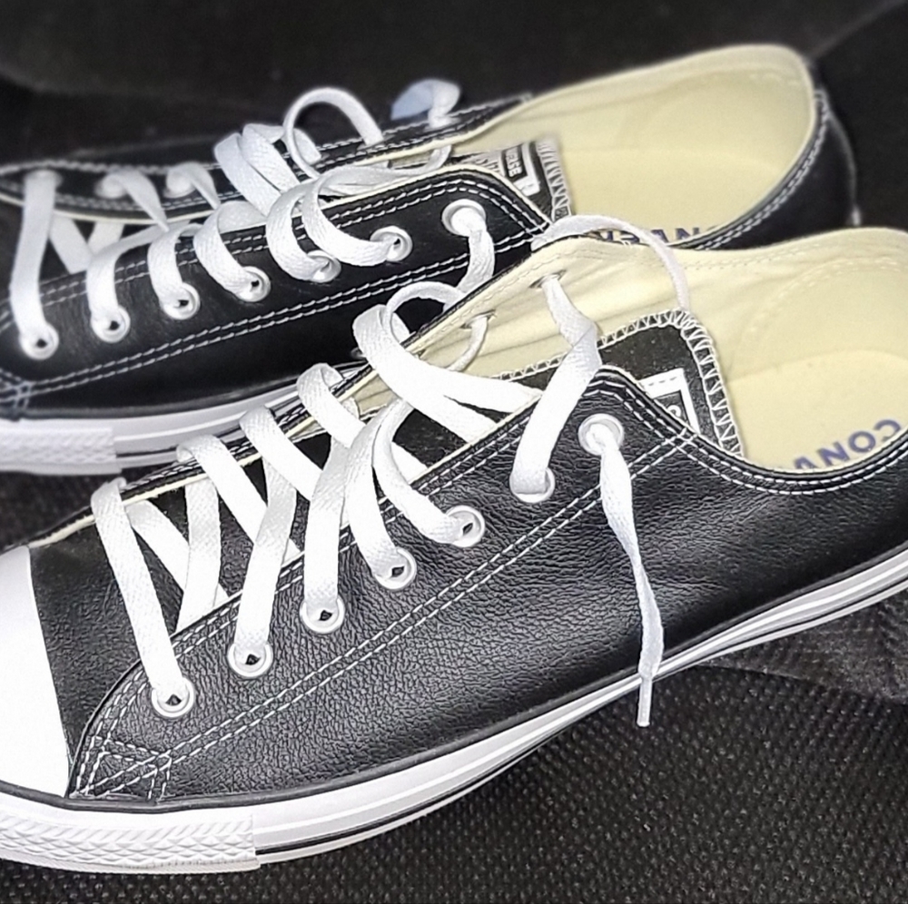 Converse Leather Low Chuck Size 13